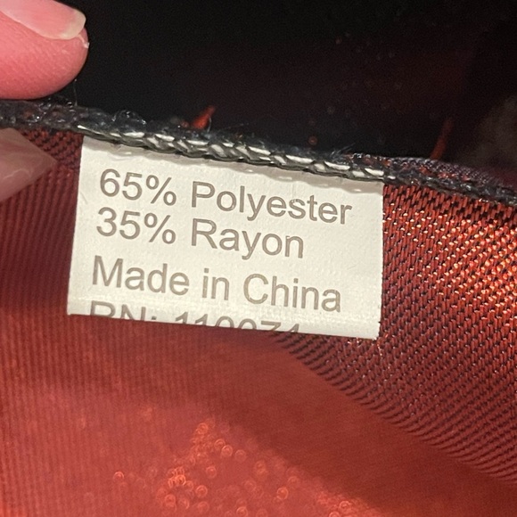 NWOT Elegant Black and Red Women's Asian Kimono Jacket Robe size medium - Picture 3 of 7